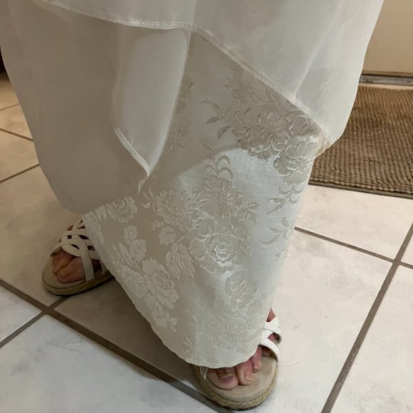 Ivory Custom Made Wedding/Formal Gowwn Approx Size 12 - Picture 6 of 10